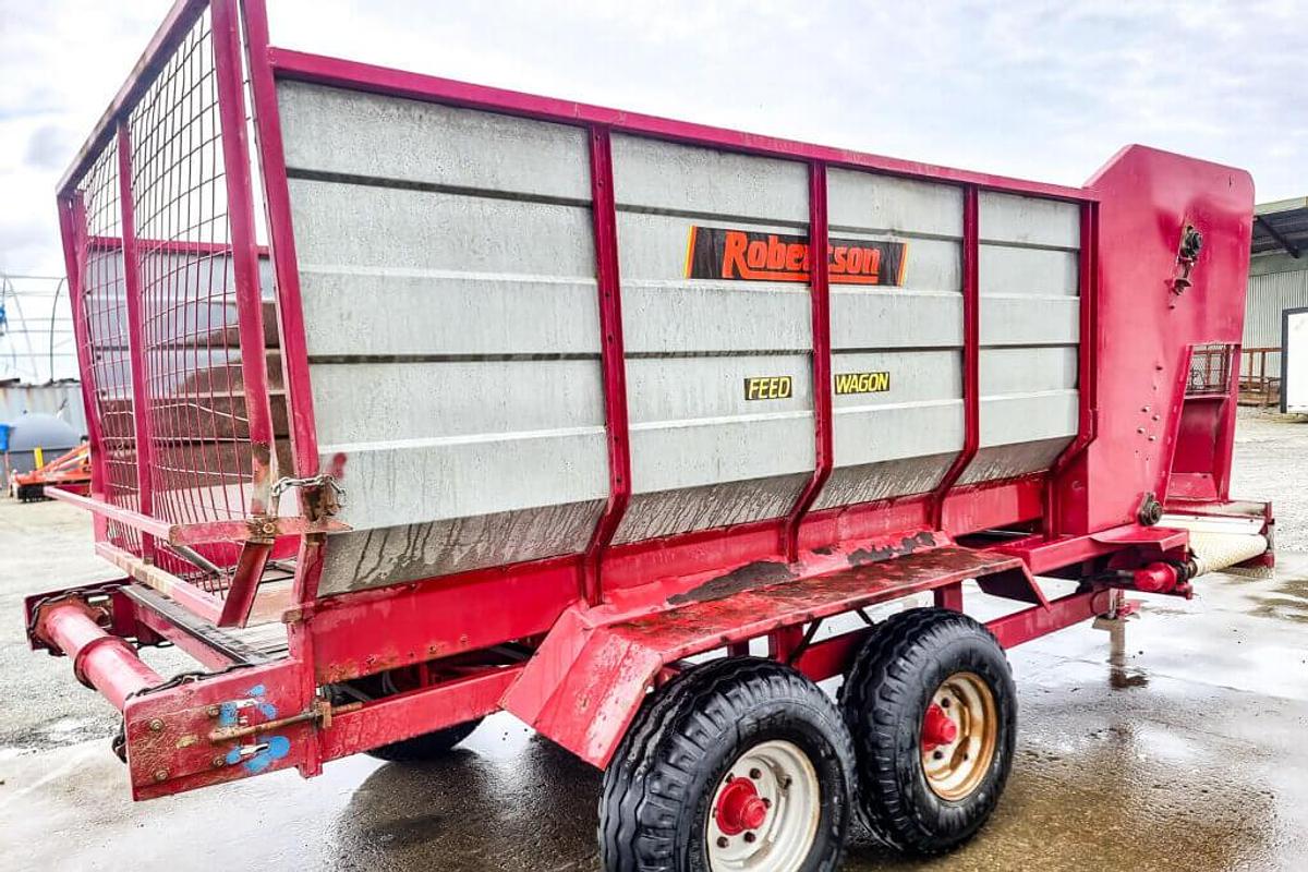 Used Robertson SF1060 Sidefeed Silage Wagon