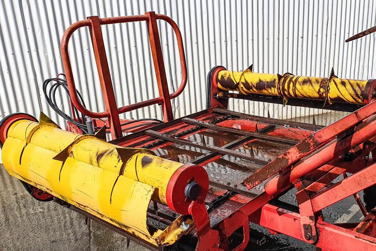 Used Duncan Read Sidewinder 2 Bale Feeder