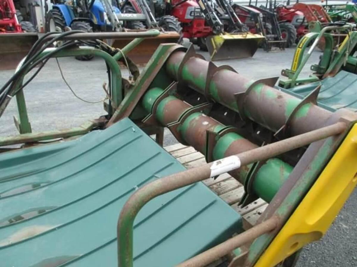 Used Hustler Chainless 2000 bale feeder