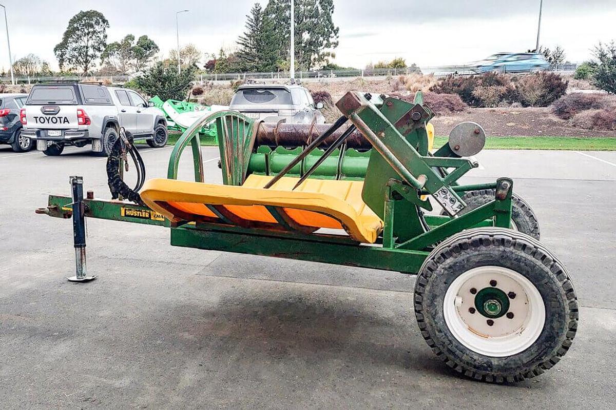 Used Hustler Chainless 4000 Trailed 2 bale feeder