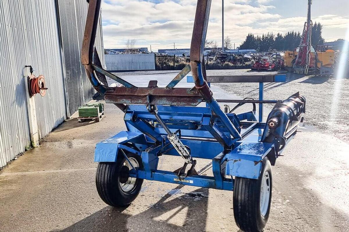 Used Scannell Trailed 2 Bale Feeder