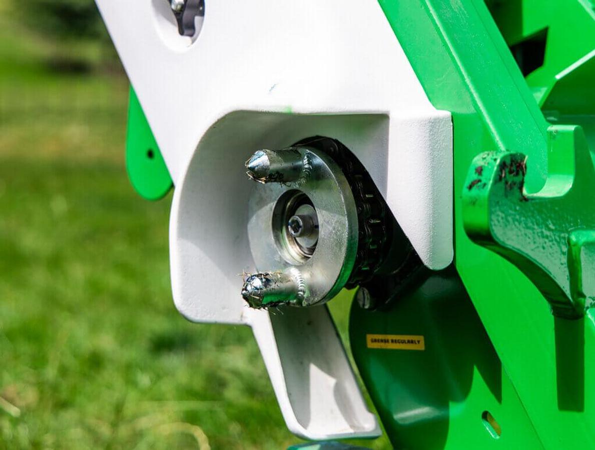 Chainless 2000 Round & Square Bale Feeder