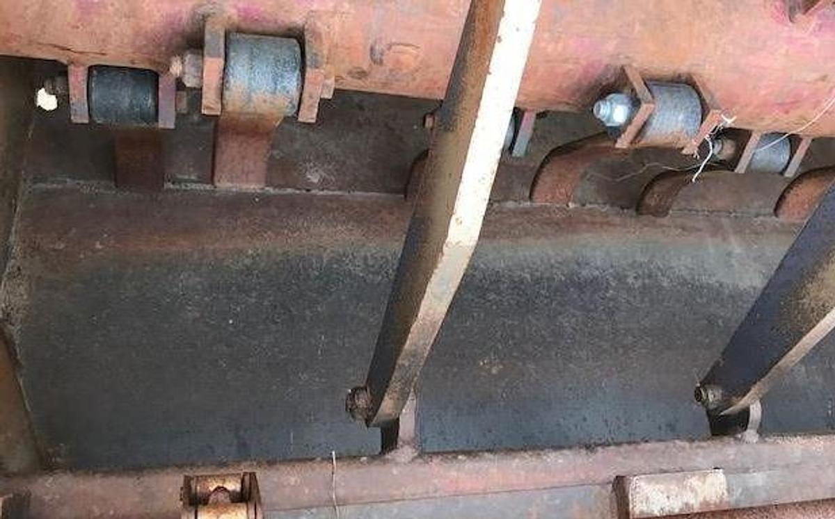 Used 2004 KRAMER RANCH-HAND BP 650 RED