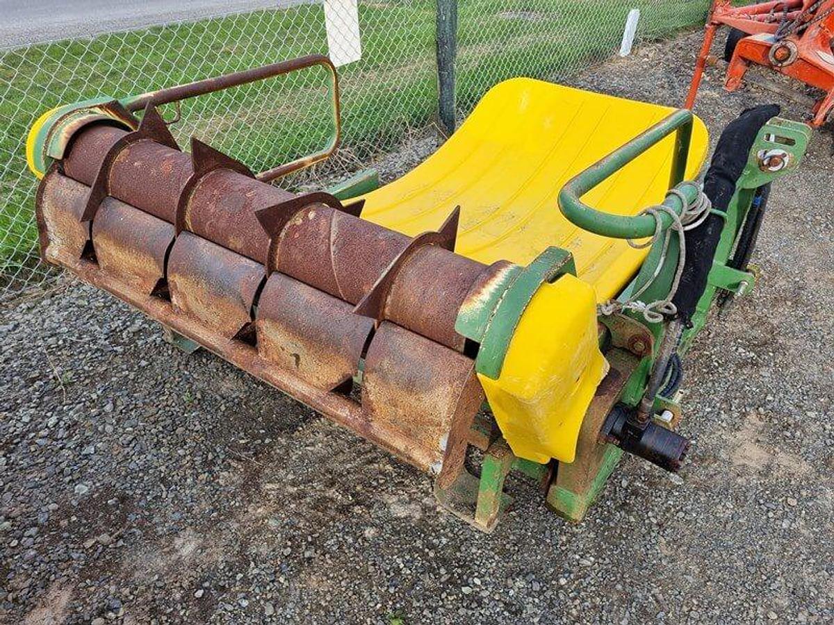 Used HUSTLER CHAINLESS 2000 BALE FEEDER