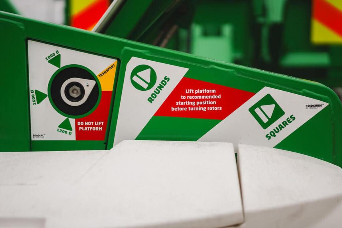 Trailed Chainless Bale Processors