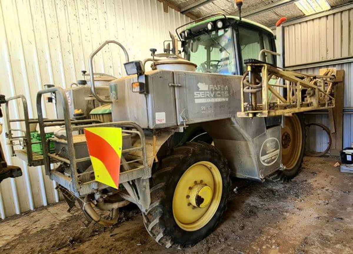 Used John Deere 6520 – 2500 Ltr Self Propelled