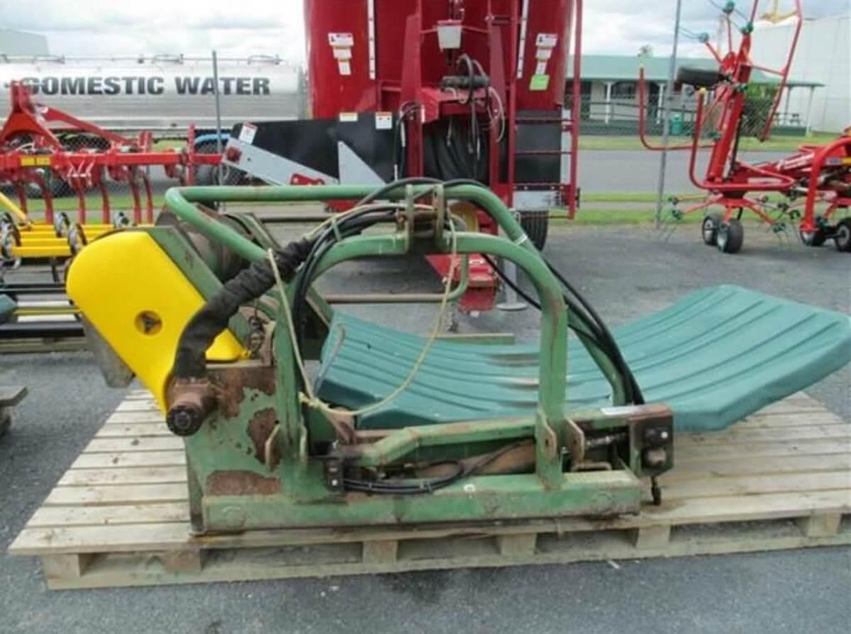 Used Hustler Chainless 2000 bale feeder
