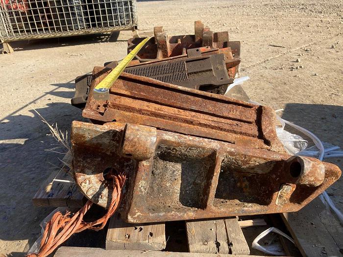 Used Den-Con Rotary Slips & Insert Jaws