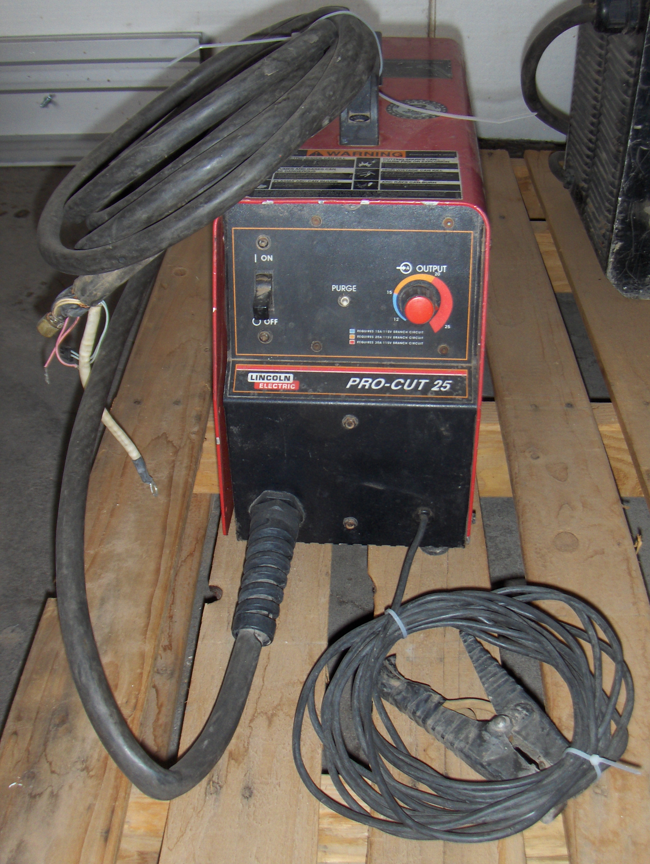 Used Lincoln PRO-CUT 25 Plasma cutter