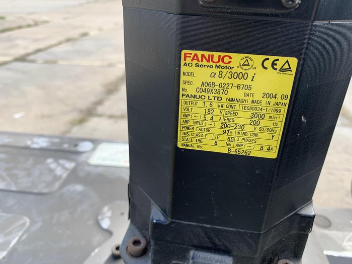 Used FANUC RTU-1000 7TH AXIS ROBOT TRACK 500KG X 13' TRAVEL
