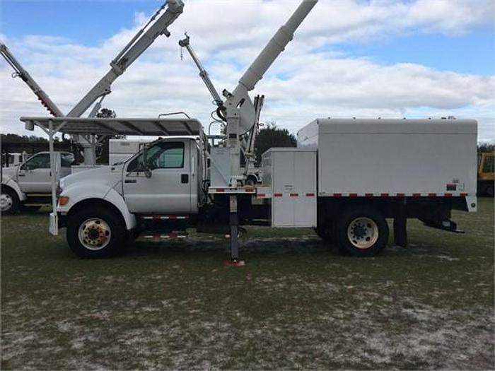 Used 2005 FORD F750 SD