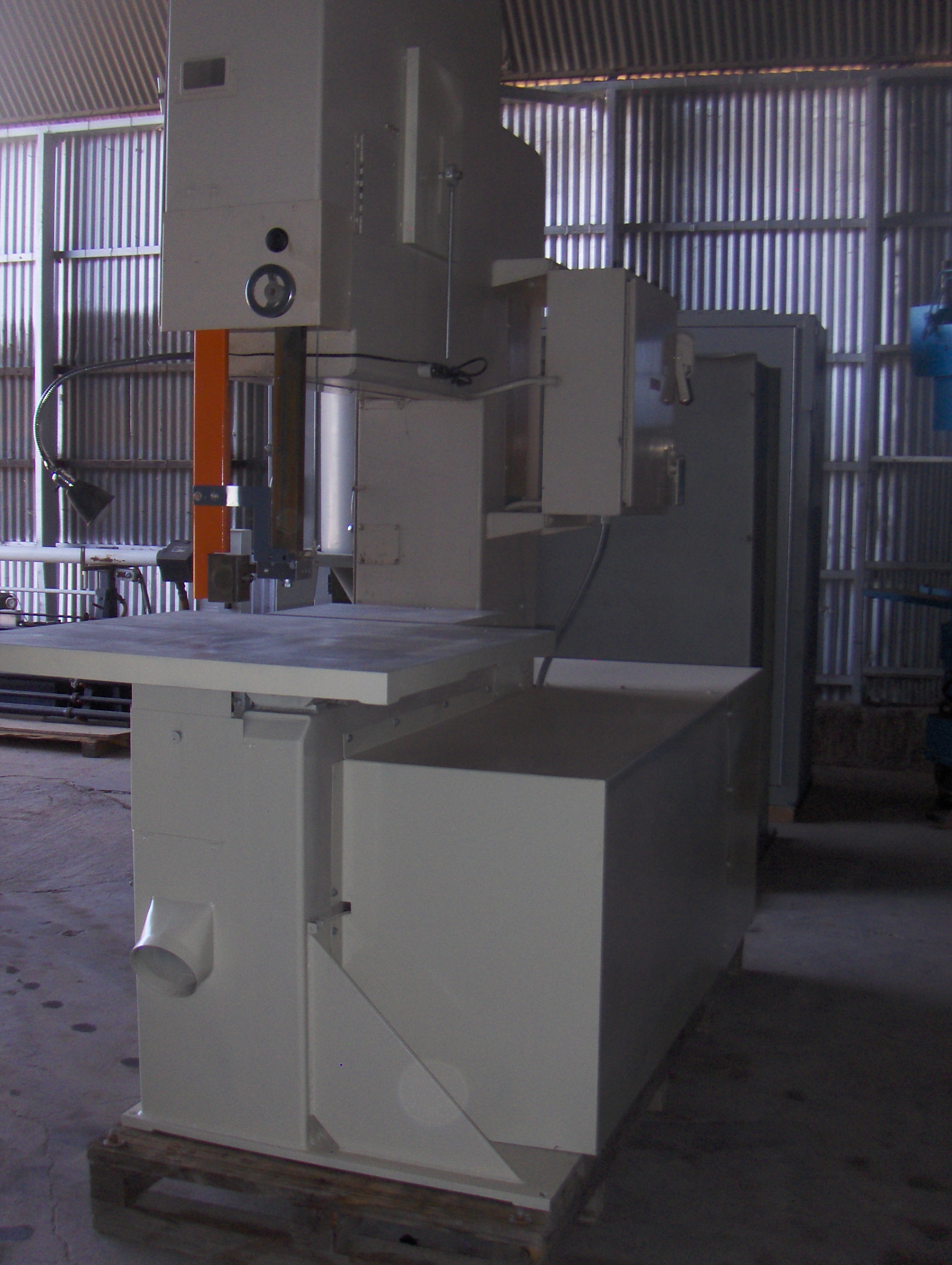 Used 36 Inch Tannewitz Mdl. GVTNE  Vert. Band Saw