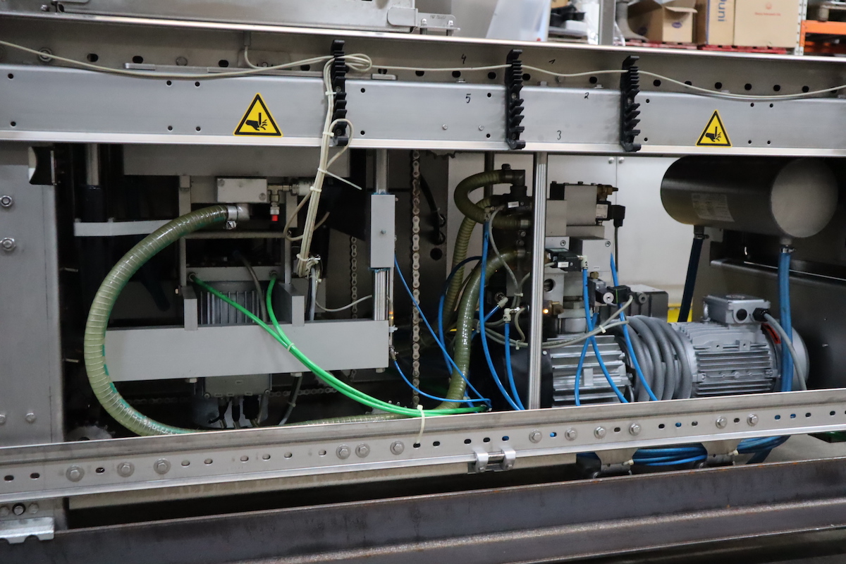 Used Multivac T300 automatic traysealer