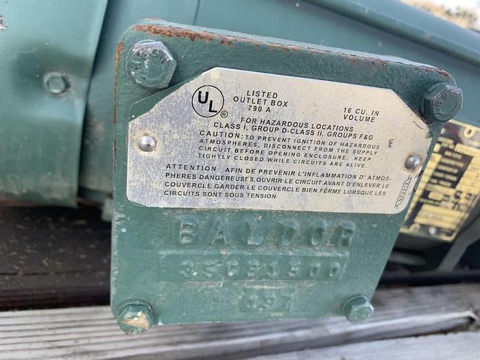 Used Mixer, Agitator, 3 HP, Lightnin, Flange Mounted #S743465