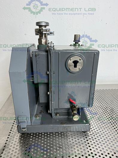 Used Welch  1402 DuoSeal Belt-Driven Rotary Vane Vacuum Pump 115/230V