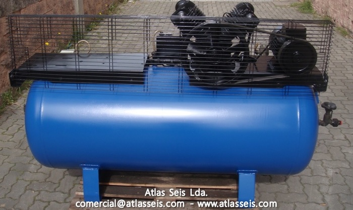 Used Air compressor 7 Bar / 661 L