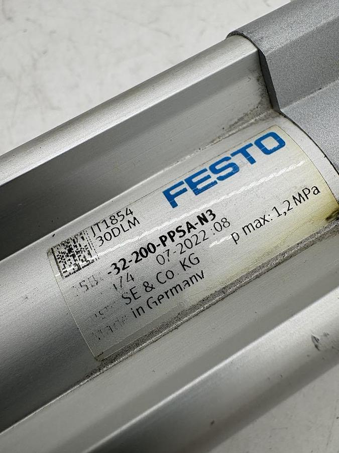 dbea5616eee1ca4abf8cef061355e72f.jpg