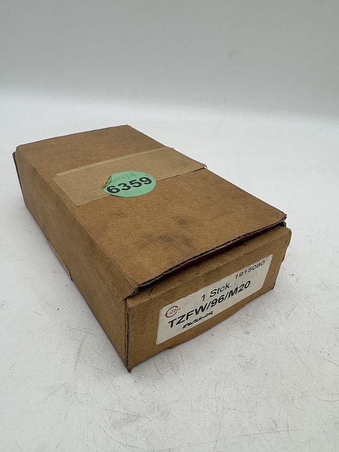 e325ec7da83a983bb5e9bd84a24d0552.jpg