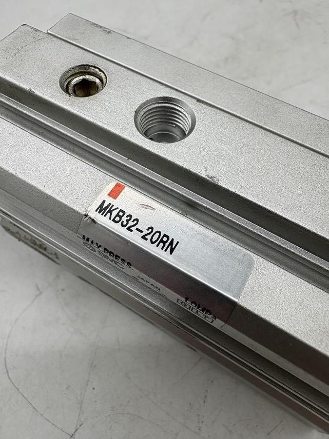 e348d19986414c6b8d6a9919eb04f5bb.jpg