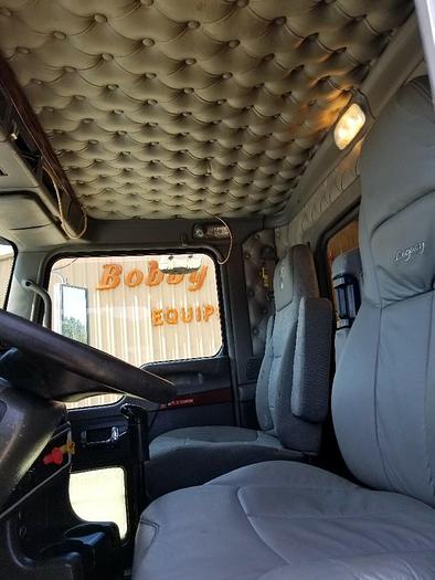 Used 2009 Kenworth W900L