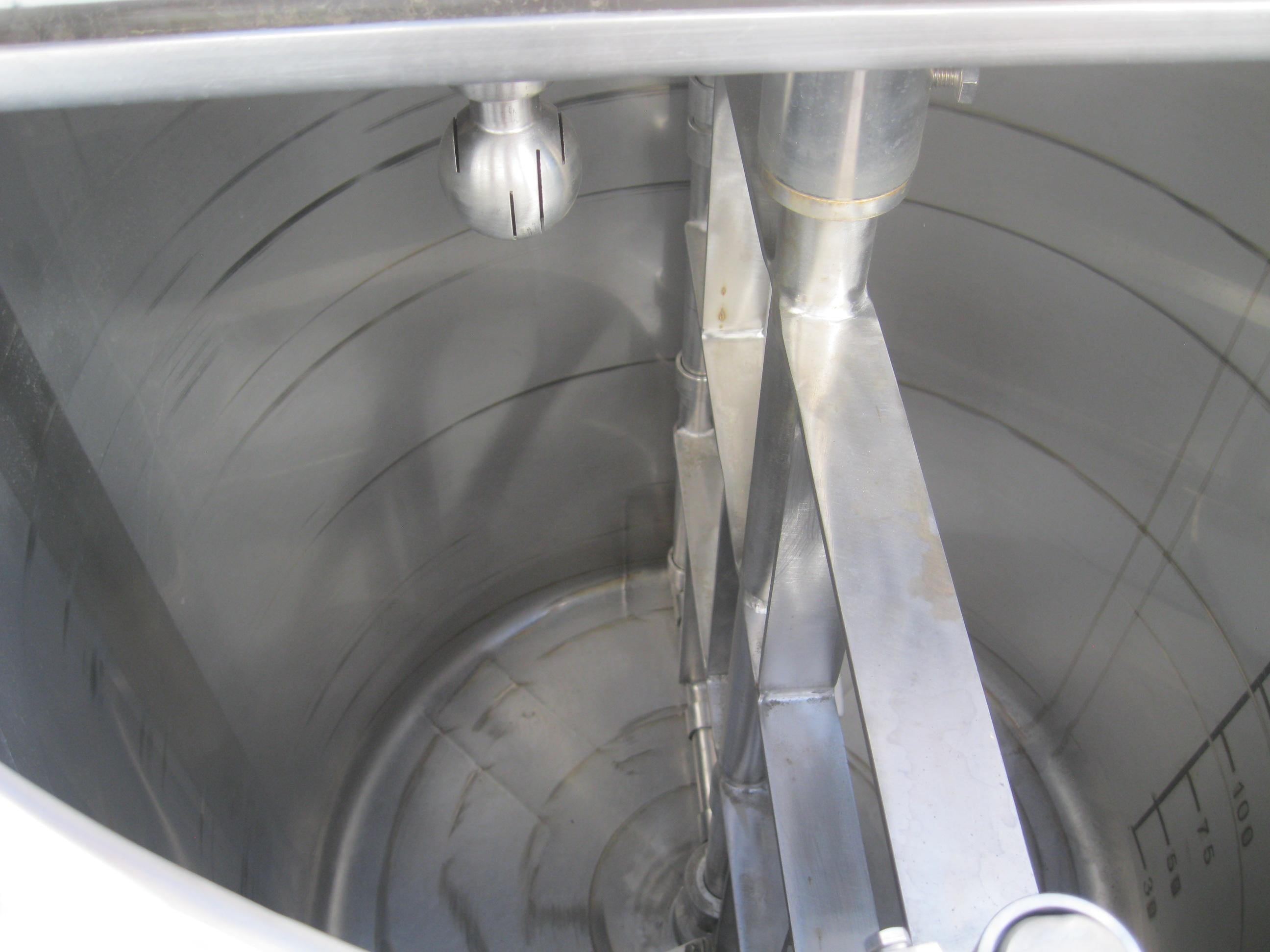 Used 300 LITERS PROCESSOR TANK. SCRAPE SURFACE AGITATION WITH BUILT IN HEATING SYSTEM.