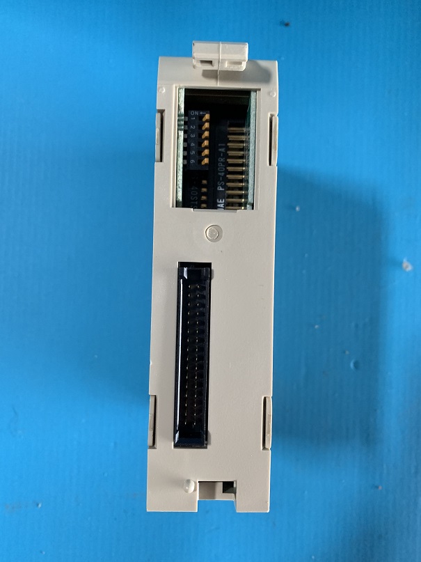 Used Omron  Output Unit C200H-0D215
