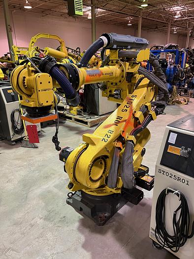 Used LOW HOUR 2013 FANUC R2000iB/250F, CLEANED AND TESTED