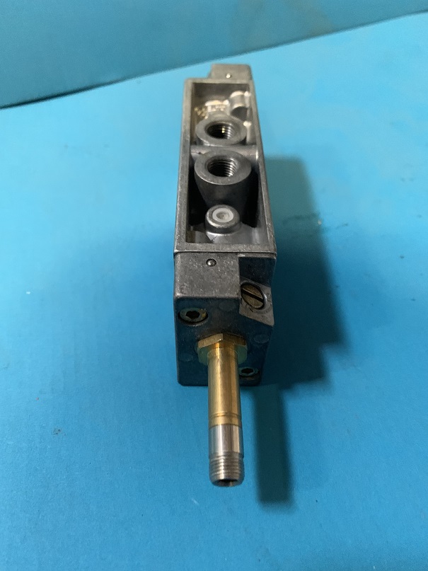 Used Festo Solenoid Pilot Operated Valve 8820 JMFH-5-1/8
