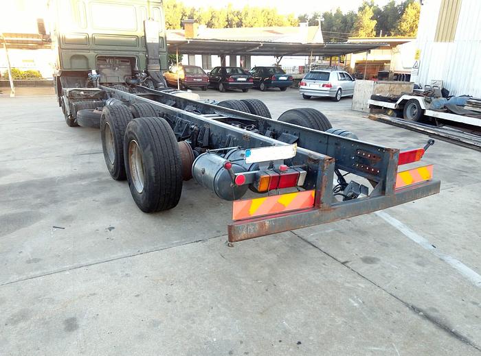 Usado 1993 DAF 95 400 ATI 6X2 chassis cab truck