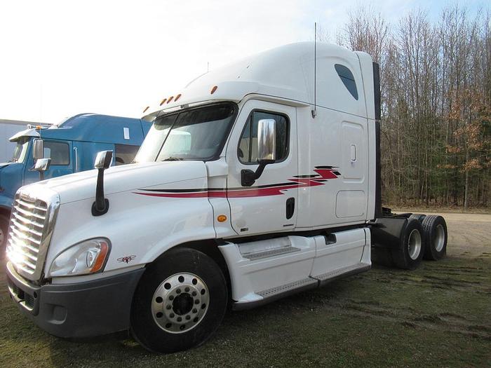 Used 2012 FREIGHTLINER CASCADIA