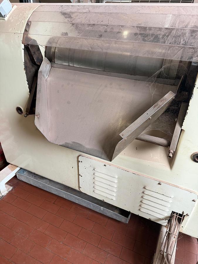 Usato Raffinatrice cioccolato alimentata da impastatrice a Zeta