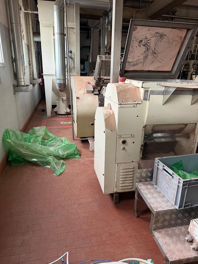 Usato Raffinatrice cioccolato alimentata da impastatrice a Zeta