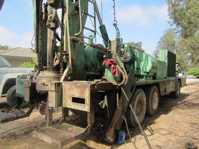 Used 1982 Chicago Pneumatic RT1800 drill rig