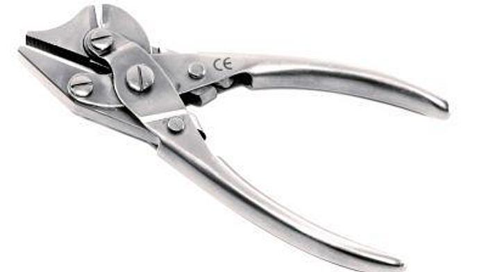 Used Pliers Wire Flat Nosed Parallel with Wire Cutter 140mm (5-1/2in)