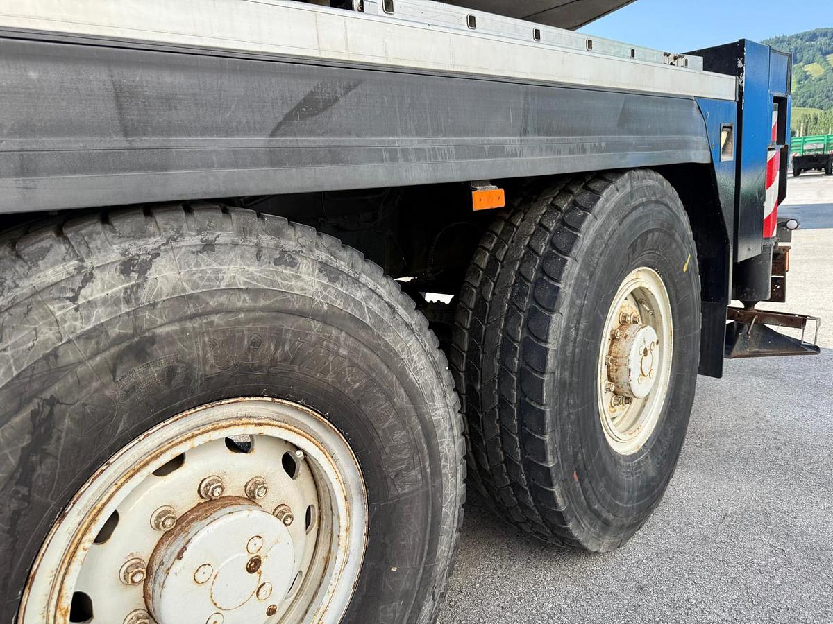 Used Liebherr LTM 1100-5.2