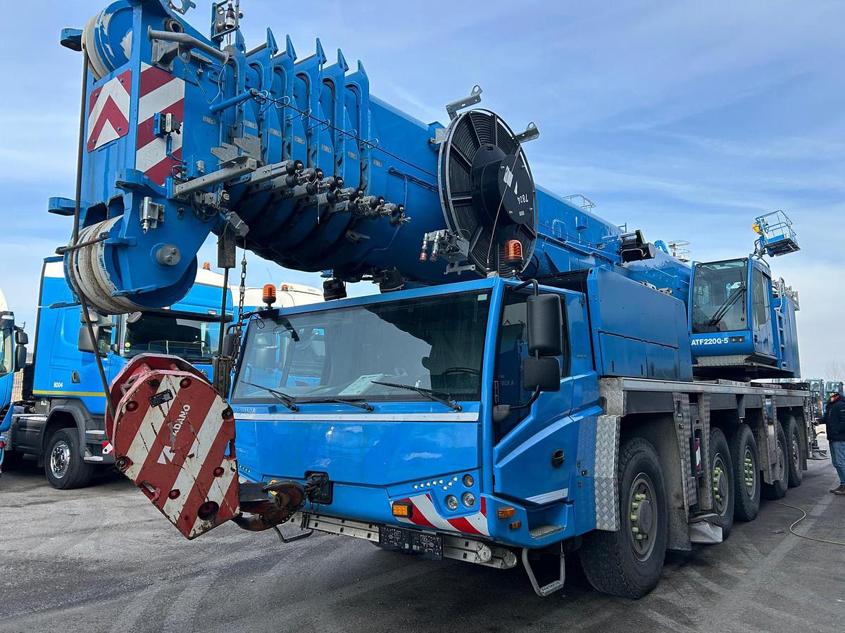 Used Tadano Faun ATF 220G-5