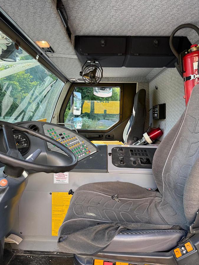 Used Liebherr LTM 1100-5.2