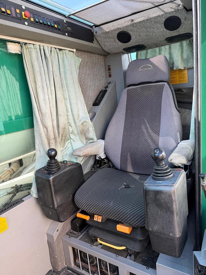 Used Liebherr LTM 1100-5.2