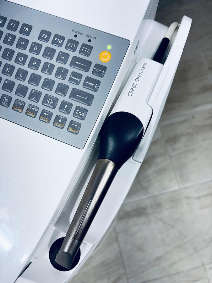 Refurbished 2017 Sirona CEREC AC Omnicam with CEREC 5.2 Software (142163)