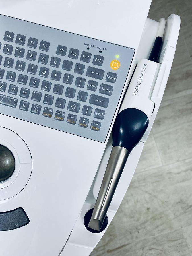 Refurbished 2015 Sirona CEREC AC Omnicam with CEREC 5.2.8 Software (136220)