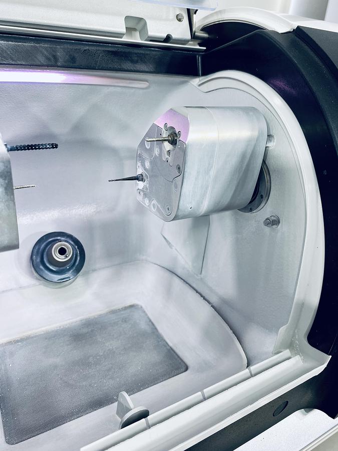 Used 2020 Dentsply Sirona CEREC Primemill 4-Motor Wet/Dry Mill (652033)