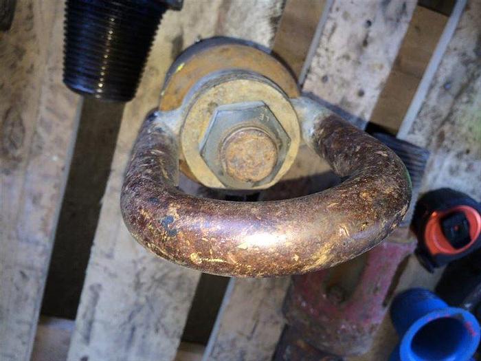 Used Lifting Plug with Swivel 410310937