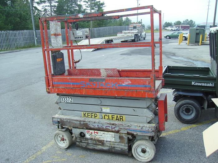 1998 SKYJACK 3219