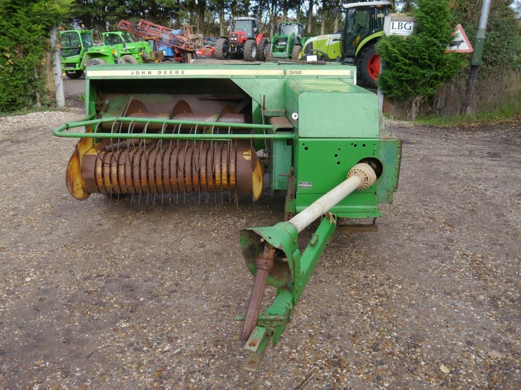 Used John Deere 342 Baler