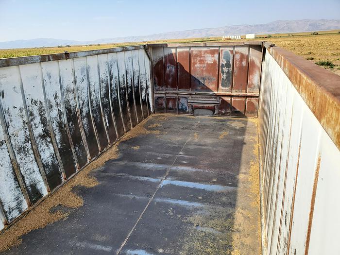 Used International Dump Truck w/ 20' Bed - Diesel