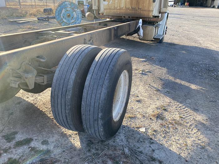 Used 2005 Freightliner Cab chassis