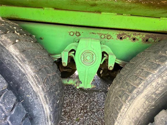 Used 1994 Freightliner 2000 Gallon Flat Bed Water Tank