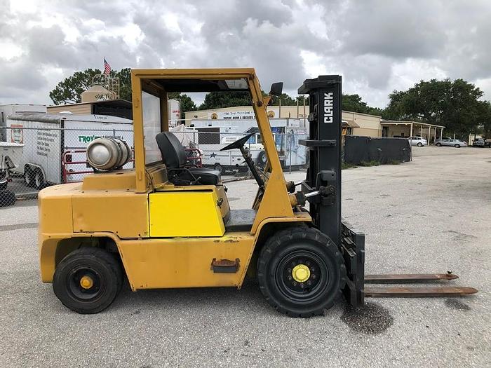 Used Clark C500-Y100 Forklift - 04475