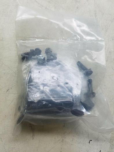 NIB BANNER EZA-MBK-11 STANDARD MOUNTING L BRACKET 71470, EZAMBK11