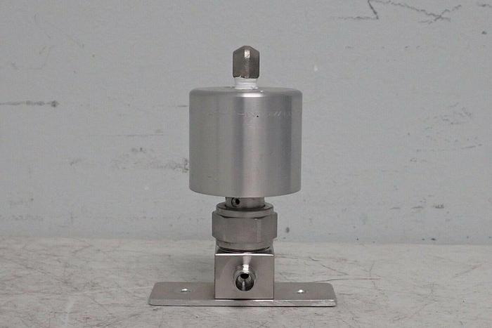 Used Swagelok SS-HBS4-C Nupro Normally Closed Valve
